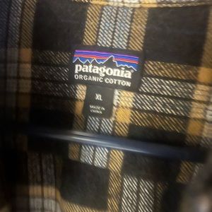 Plaid warmth Gently used cotton flannel. Men’s XL.